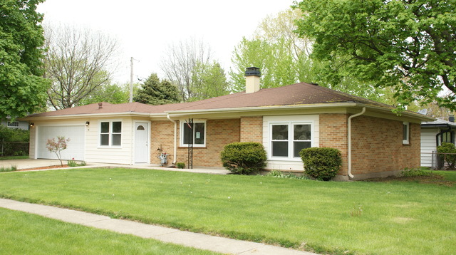 748 S Wayne Pl, Wheeling, IL 60090 photo 1