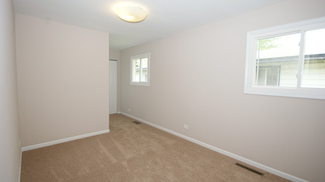 748 S Wayne Pl, Wheeling, IL 60090 photo 8