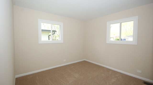 748 S Wayne Pl, Wheeling, IL 60090 photo 9