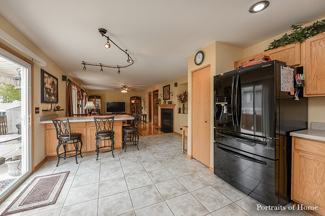 2703 Rosehall Ln, Aurora, IL 60503 photo 7
