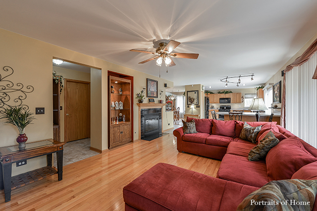 2703 Rosehall Ln, Aurora, IL 60503 photo 10