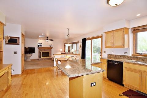2089 Eldorado Dr, Geneva, IL 60134 photo 4
