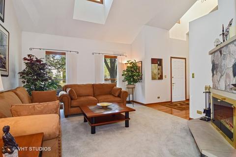311 Balmoral Dr, Bartlett, IL 60103 photo 2