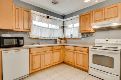 710 E Algonquin Rd, Des Plaines, IL 60016 photo 8
