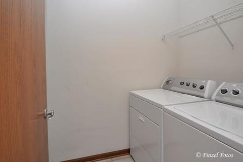 2045 Concord Dr, Mchenry, IL 60050 photo 8