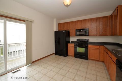 2045 Concord Dr, Mchenry, IL 60050 photo 3