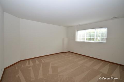 2045 Concord Dr, Mchenry, IL 60050 photo 14