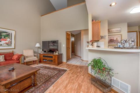1129 E Danbury Dr, Cary, IL 60013 photo 3