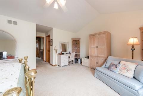 1129 E Danbury Dr, Cary, IL 60013 photo 7