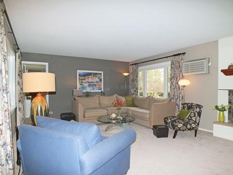 979 E Grant Dr, Des Plaines, IL 60016 photo 5