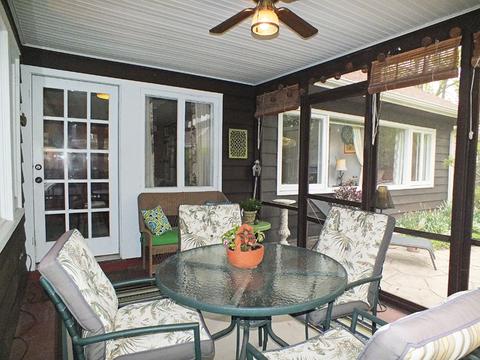 979 E Grant Dr, Des Plaines, IL 60016 photo 17