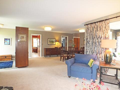 979 E Grant Dr, Des Plaines, IL 60016 photo 6