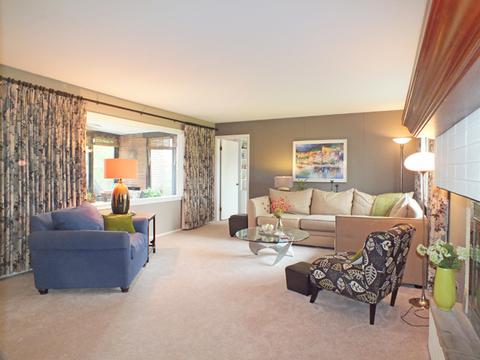 979 E Grant Dr, Des Plaines, IL 60016 photo 4