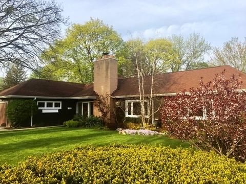 979 E Grant Dr, Des Plaines, IL 60016 photo 1