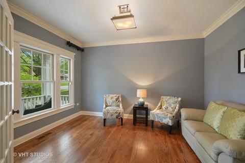 1226 N Eagle St, Naperville, IL 60563 photo 2