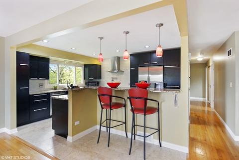920 Forest Dr, Elgin, IL 60123 photo 3