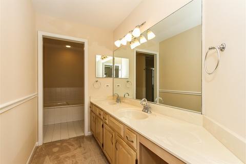 664 Golfers Ln, Bartlett, IL 60103 photo 14