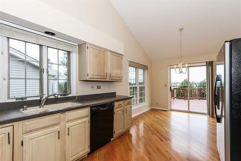 664 Golfers Ln, Bartlett, IL 60103 photo 6