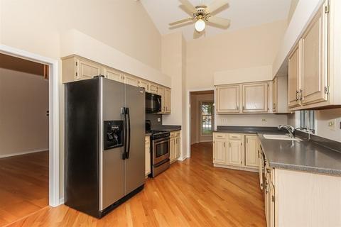 664 Golfers Ln, Bartlett, IL 60103 photo 8
