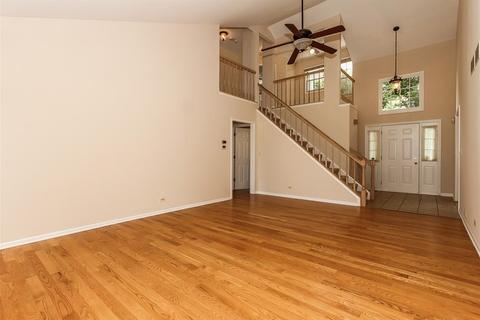 664 Golfers Ln, Bartlett, IL 60103 photo 2
