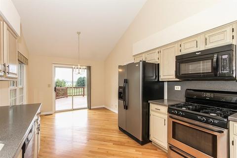664 Golfers Ln, Bartlett, IL 60103 photo 7