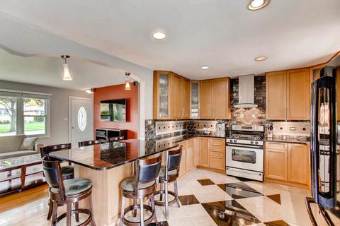839 N Sumner St, Addison, IL 60101 photo 11