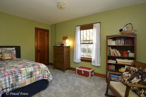 464 S State St, Elgin, IL 60123 photo 9