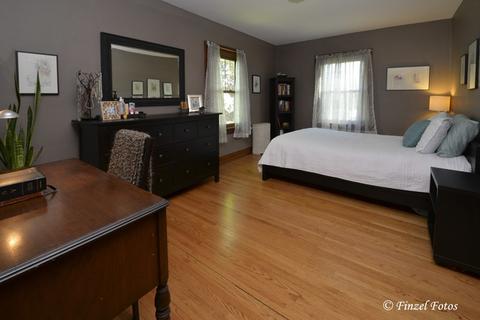 464 S State St, Elgin, IL 60123 photo 8