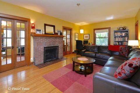464 S State St, Elgin, IL 60123 photo 2