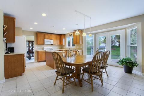 133 Hearthstone Dr, Bartlett, IL 60103 photo 7