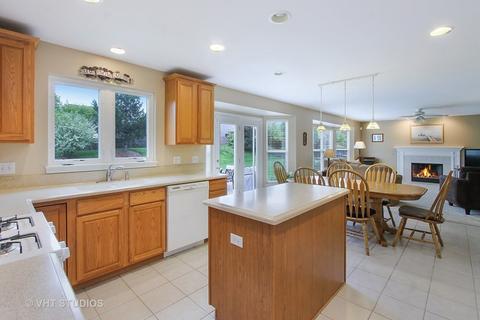 133 Hearthstone Dr, Bartlett, IL 60103 photo 8