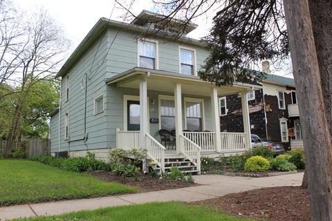 115 S Chapel St, Elgin, IL 60120 photo 3