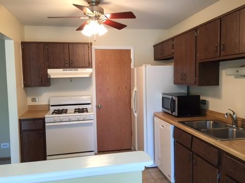 353 Lambert Dr #C2, Schaumburg, IL 60193 photo 2