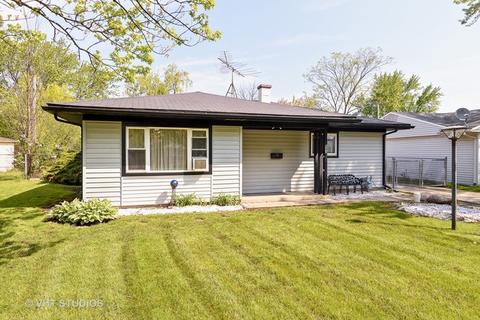 692 Sandra Ln, Wheeling, IL 60090 photo 1