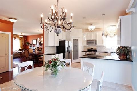 2005 Fairfield Dr, Plainfield, IL 60586 photo 4