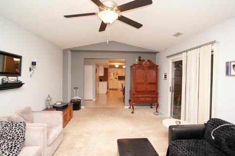 428 Barton Pl, Carol Stream, IL 60188 photo 9