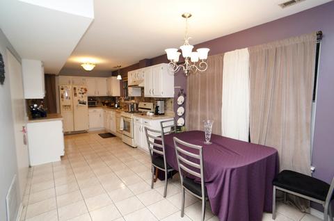 428 Barton Pl, Carol Stream, IL 60188 photo 4