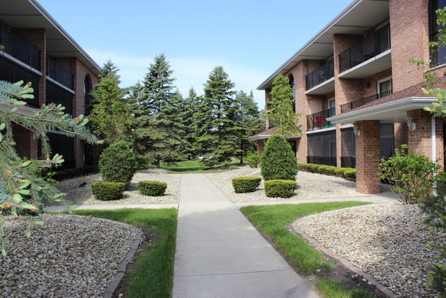 13430 E Circle Dr #507, Crestwood, IL 60445 photo 4
