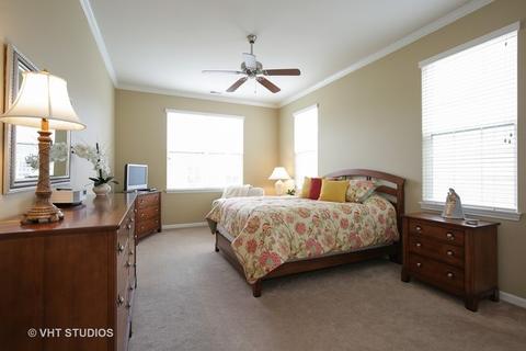 3863 Valhalla Dr, Elgin, IL 60124 photo 8