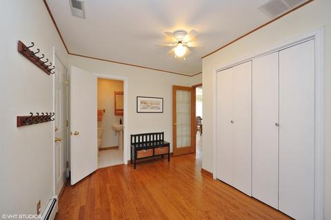 948 S Wolf Rd, Des Plaines, IL 60016 photo 9