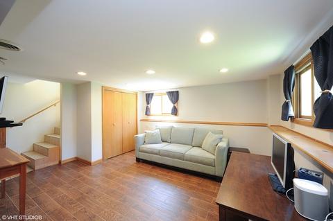 948 S Wolf Rd, Des Plaines, IL 60016 photo 8