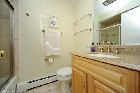 948 S Wolf Rd, Des Plaines, IL 60016 photo 13