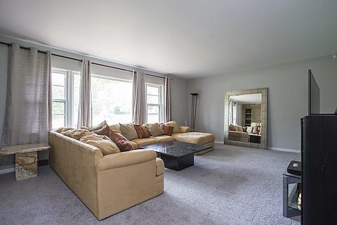 528 64th St, Willowbrook, IL 60527 photo 2