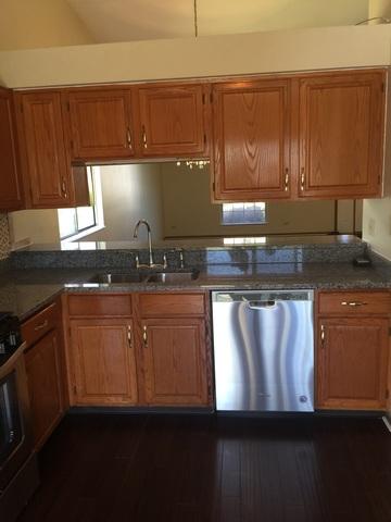 750 Thoreau Dr, Elgin, IL 60120 photo 3