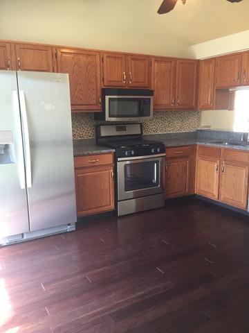 750 Thoreau Dr, Elgin, IL 60120 photo 8