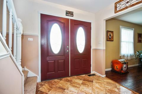 1295 Freeman Rd, Hoffman Estates, IL 60192 photo 3