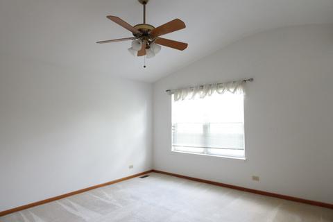 1491 Diamond Dr, Hoffman Estates, IL 60192 photo 11