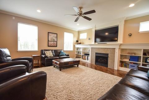 433 S Cherry St, Itasca, IL 60143 photo 4
