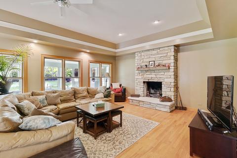 4 N770 Powis Rd, Wayne, IL 60184 photo 8