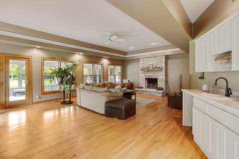 4 N770 Powis Rd, Wayne, IL 60184 photo 6